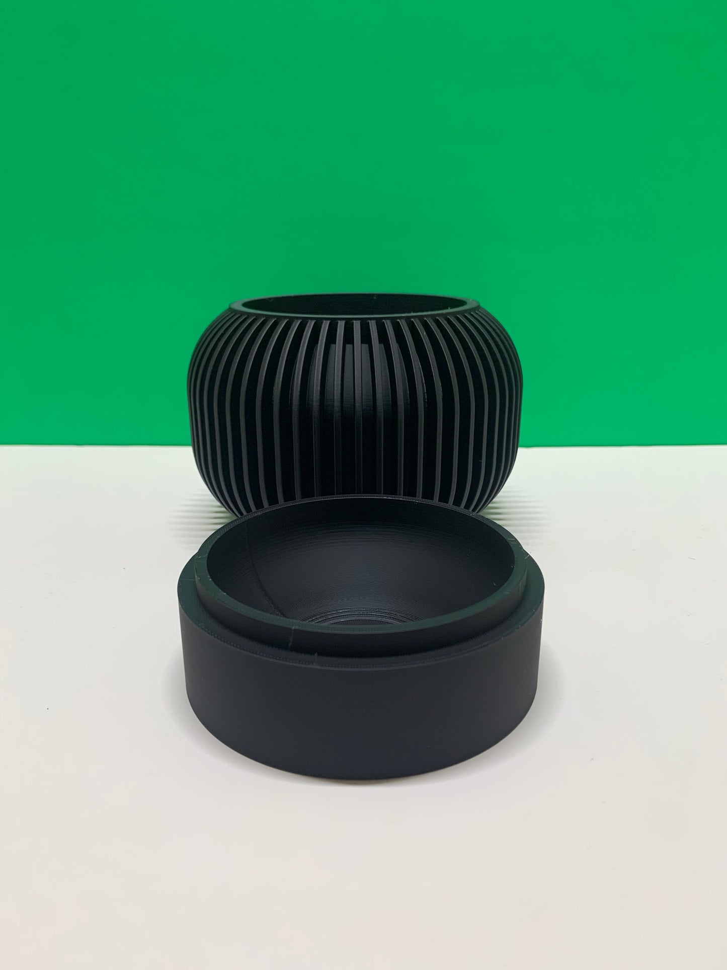 Yuso Planter Pot
