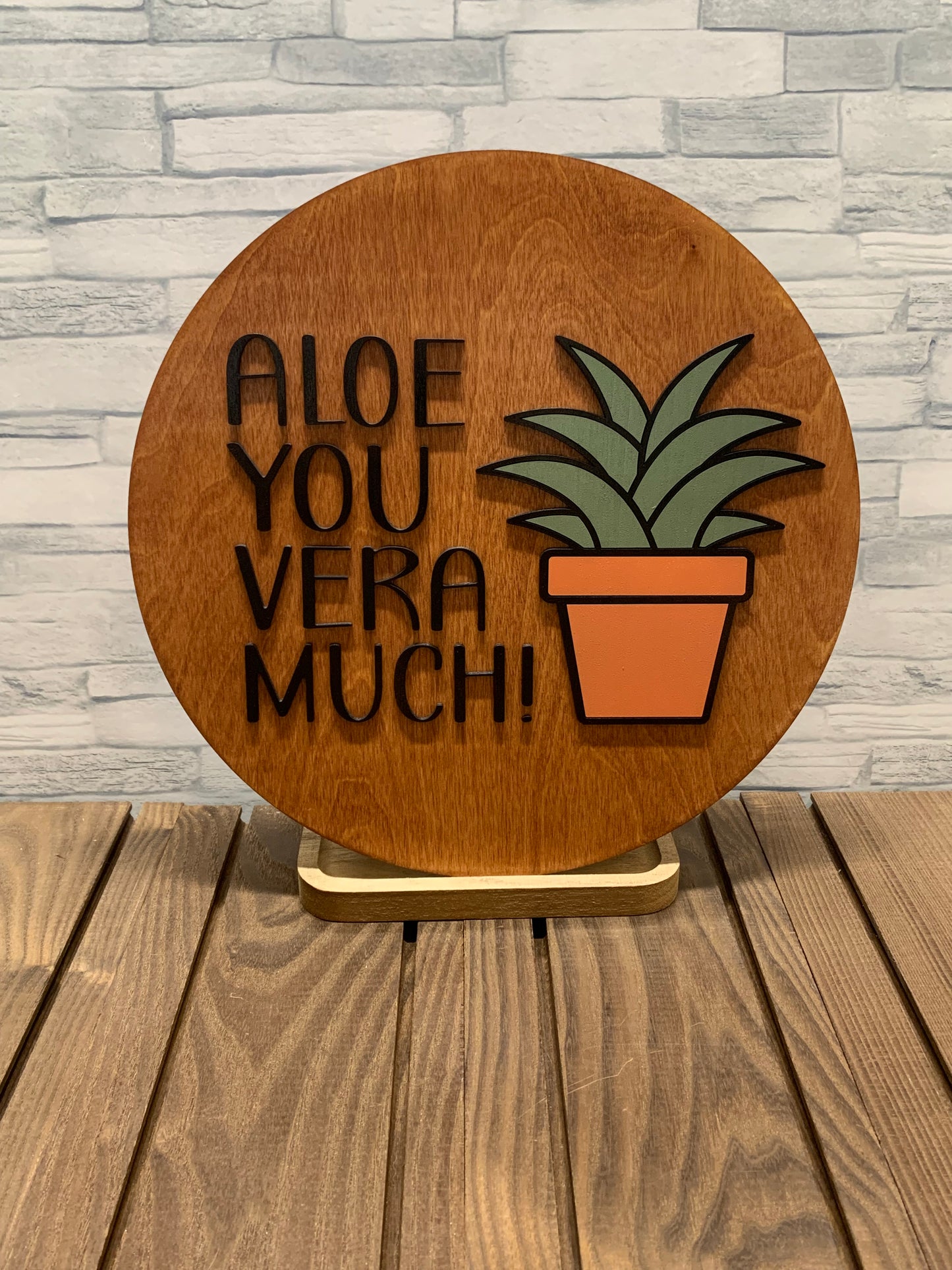 Aloe You Vera Much - Round Wood Wall Hanger Door Sign