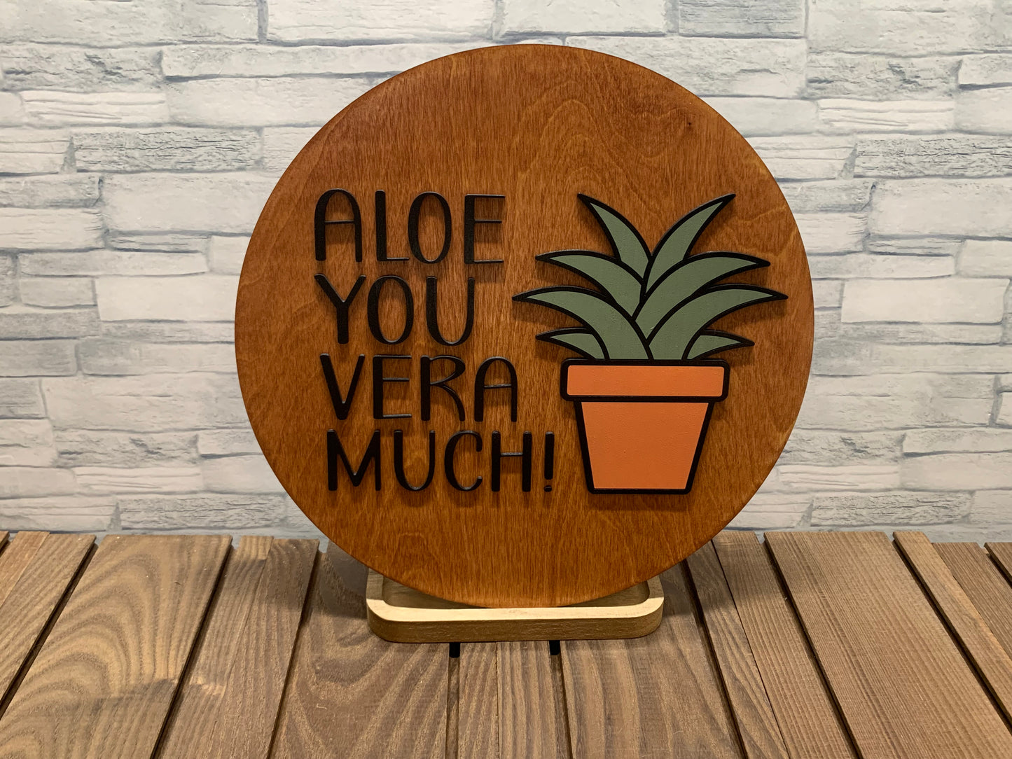 Aloe You Vera Much - Round Wood Wall Hanger Door Sign