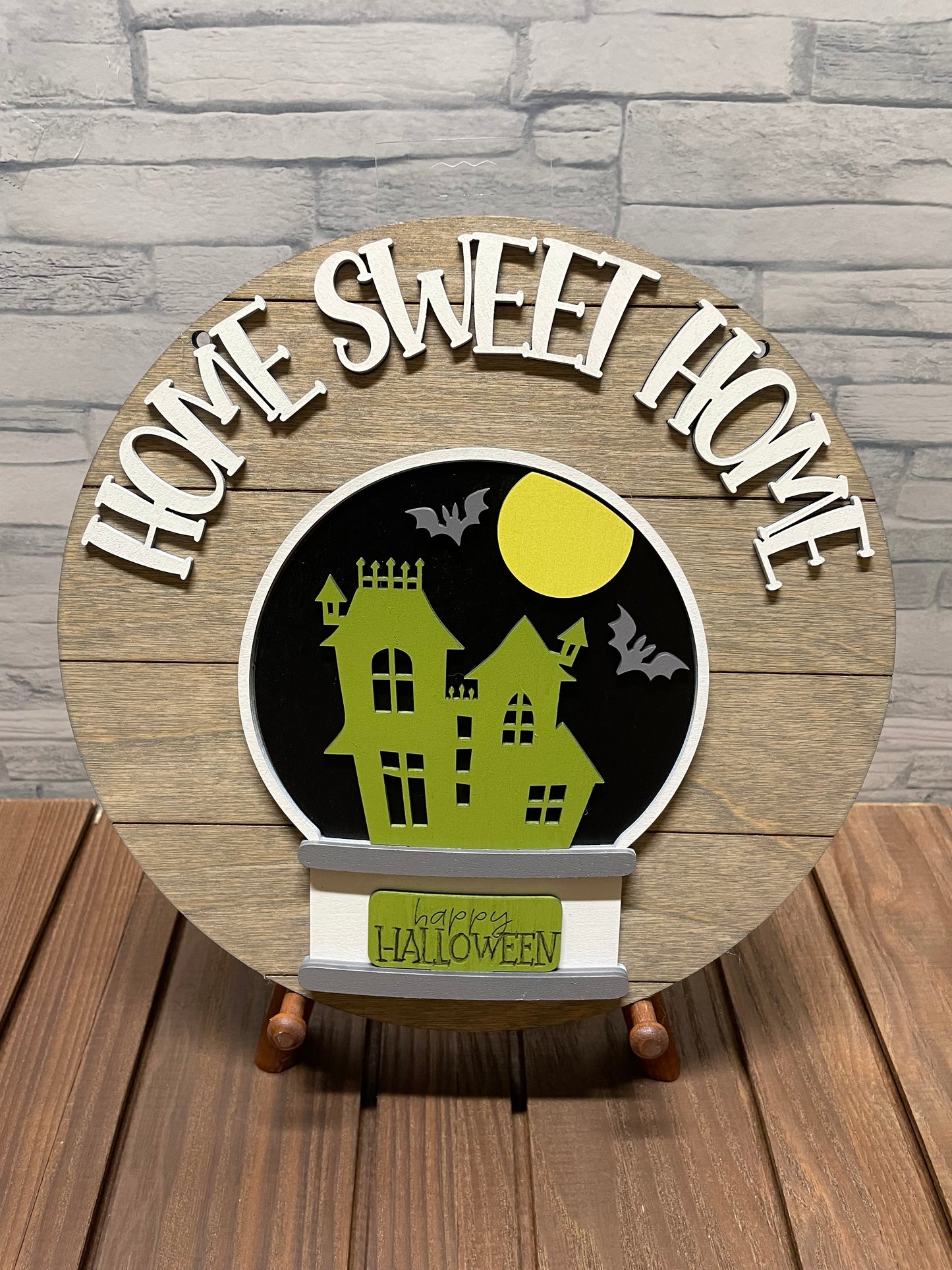 Halloween Haunted House for the Interchangeable Snow Globe